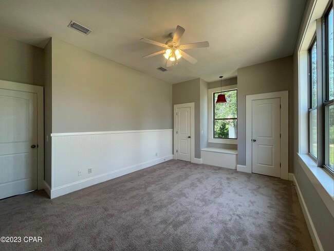 Building Photo - 9137 Eloise Ln