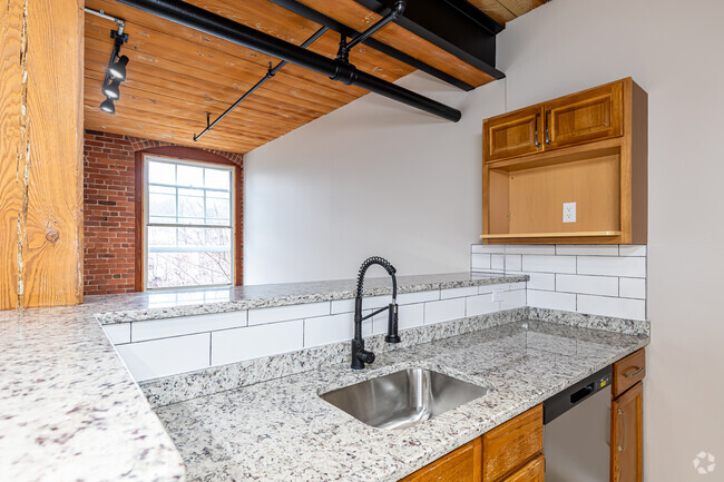 2BR, 1BA - Kitchen - Mill at Still River