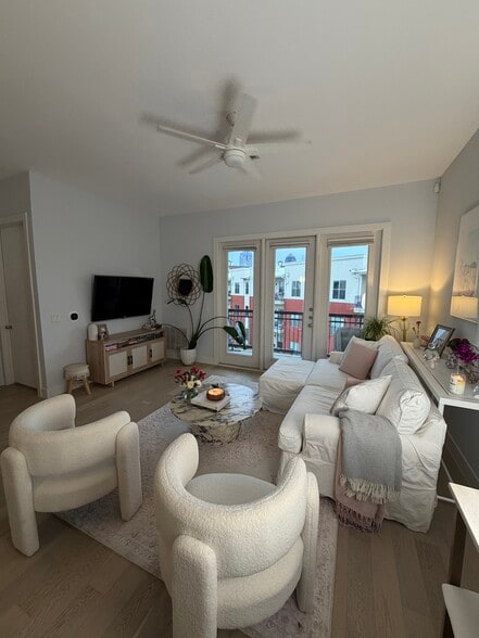 Building Photo - 2950 McKinney Ave