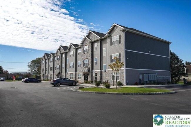 Building Photo - 1210 Eaton Ave