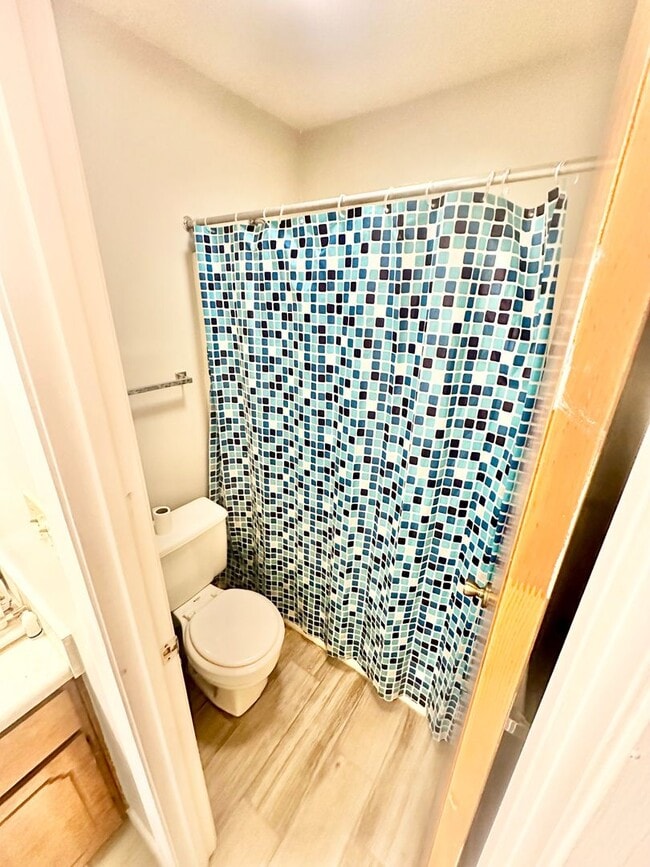 Building Photo - Nice 2 bedroom / 2 bathroom / 2 car garage single story town home for rent in Shalimar!