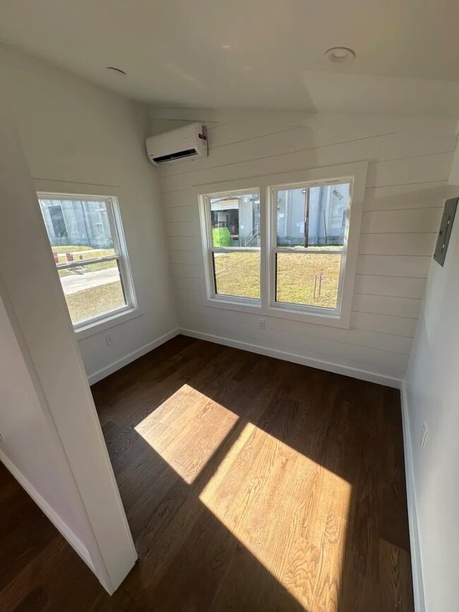 Building Photo - 2015 Union School Rd SW