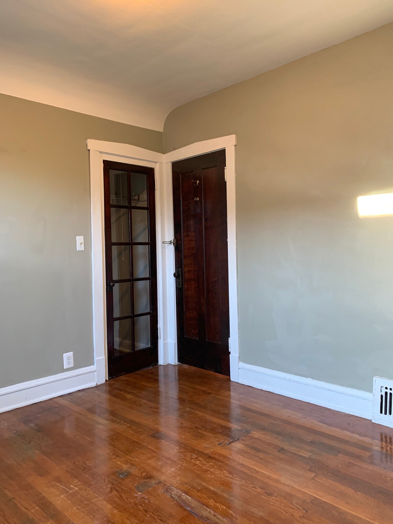 Main Bedroom - 4704 W Waveland Ave