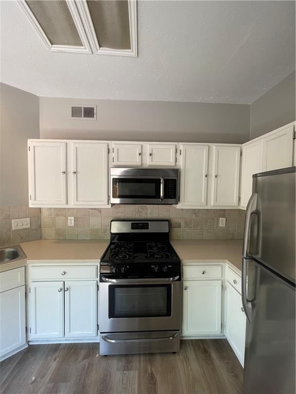 Building Photo - 2114 Zephyr Ln