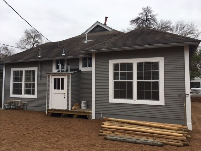 Rear view - 1131 W Lynwood Ave