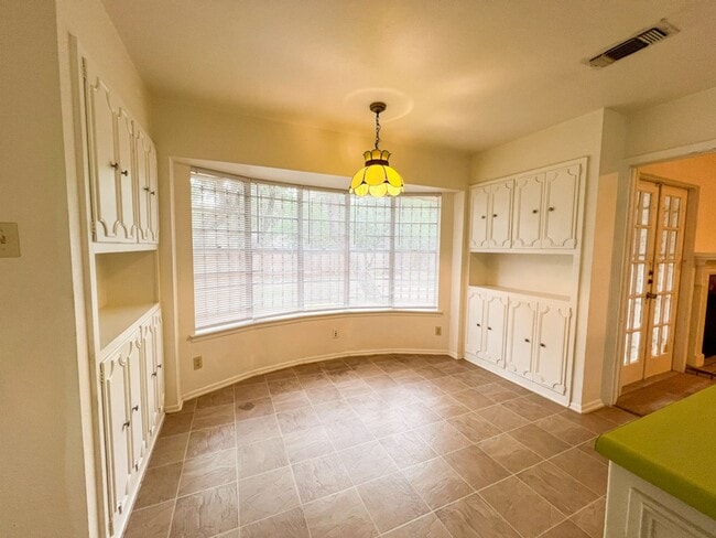 Building Photo - 11103 Whisper Hollow