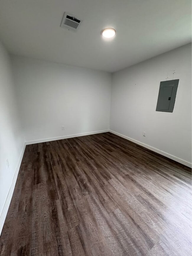 Building Photo - 16409 Pecan St