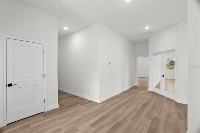 Building Photo - 4009 W Euclid Ave