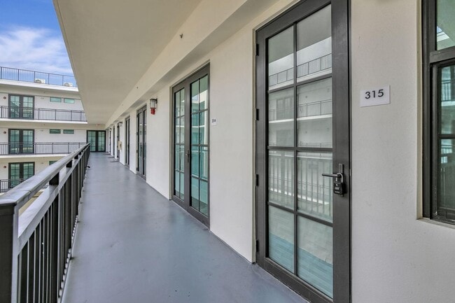 Building Photo - 4100 SW 64th Ave