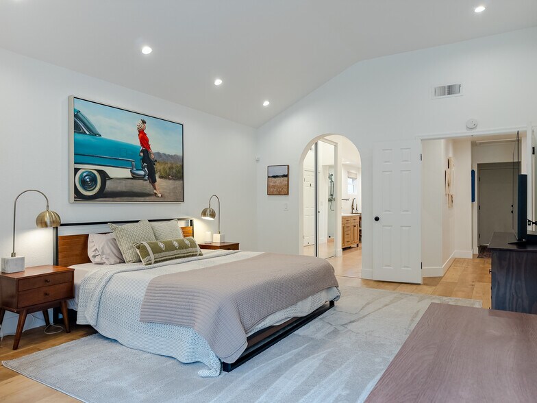 Building Photo - 5323 W Goldenwood Dr