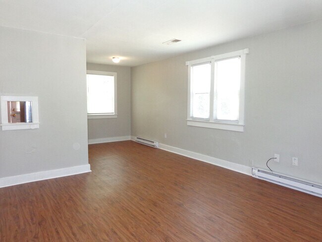 Building Photo - Townhomes at West Little Creek - Holiday Rent Special!