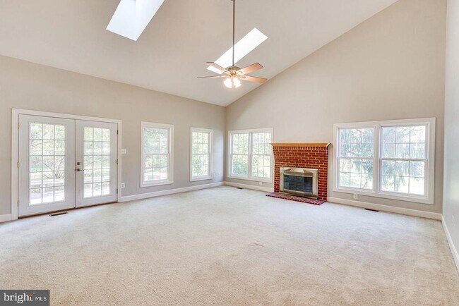 Building Photo - 1168 Taji Ct