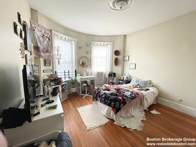 Building Photo - 47 Englewood Ave