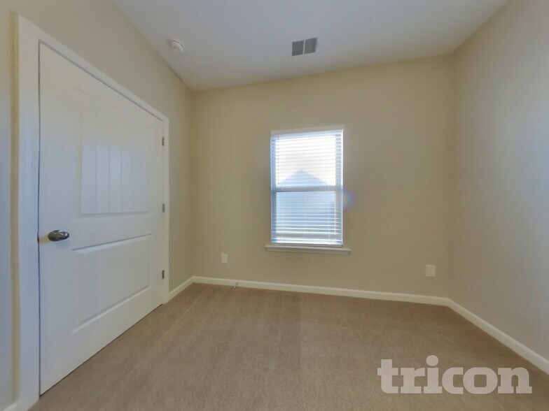 Building Photo - 23 Mercer Ln