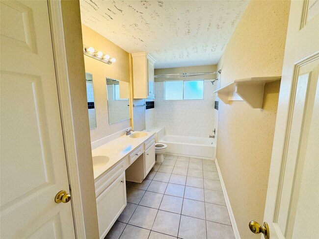 Building Photo - 20042 Fort Stanton Dr