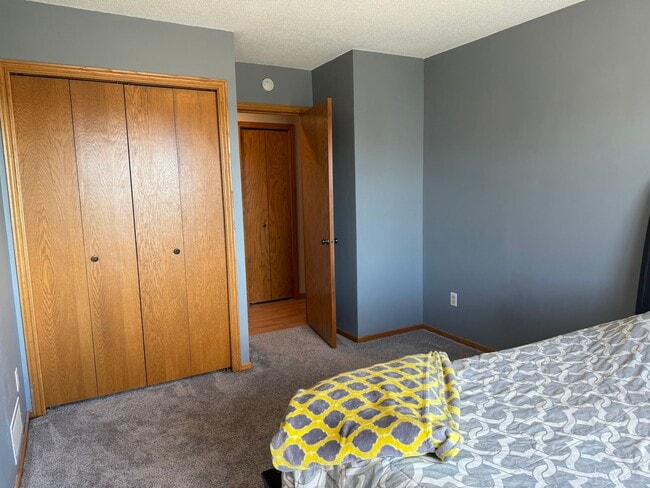Building Photo - Two Bedroom Townhouse W/ Views Of Rice Lak...