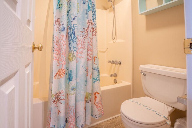 Building Photo - EFFICIENCY AVAILABLE LONG OR SHORT TERM @ MARSH WINDS IN ST JAMES PLANTATION