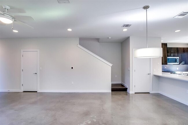 Building Photo - 3211 Aldwyche Dr