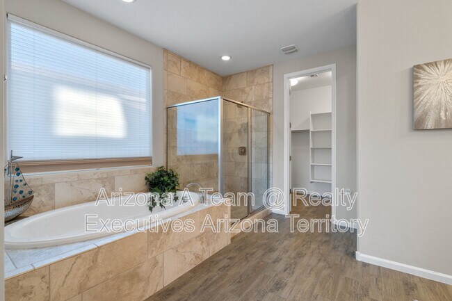 Building Photo - 14224 N Silverleaf Ln