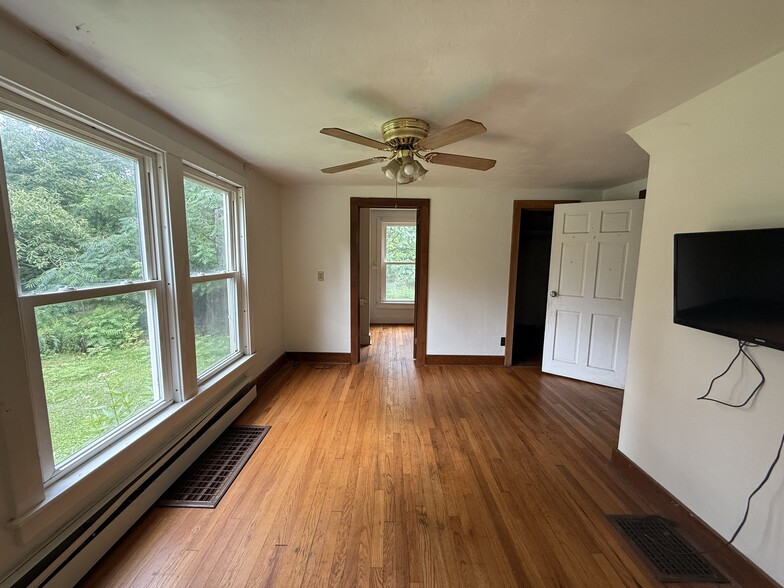 Building Photo - 2770 Slaterville Rd