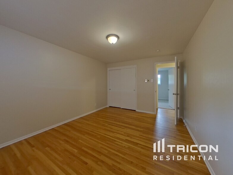 Building Photo - 6006 Newcombe St