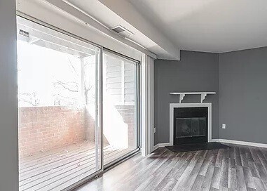 Building Photo - 200 Spring Maiden Ct