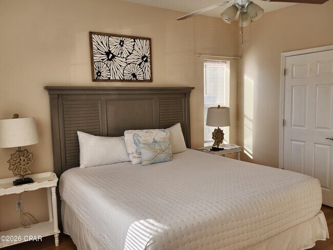 Building Photo - 11728 Seashore Ln