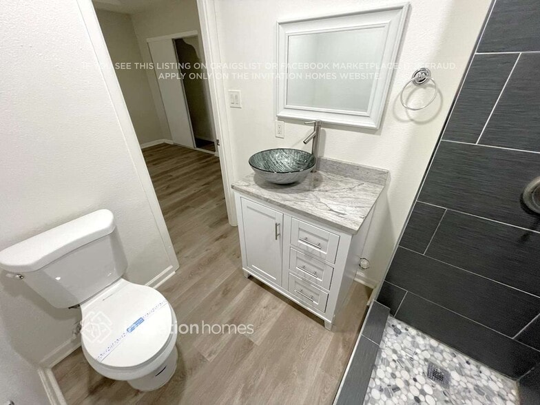 Building Photo - 4048 W Townley Ave