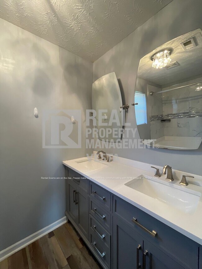 Building Photo - 222 Cody Dr