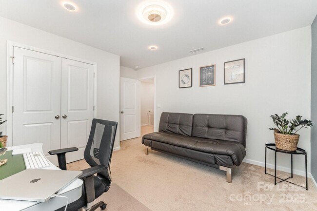 Building Photo - 3917 Bighorn Wy