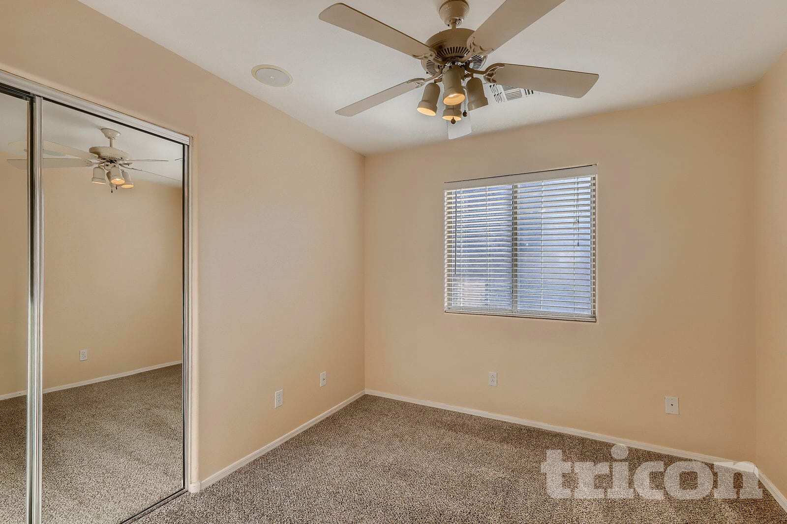 Building Photo - 4410 W Donner Dr