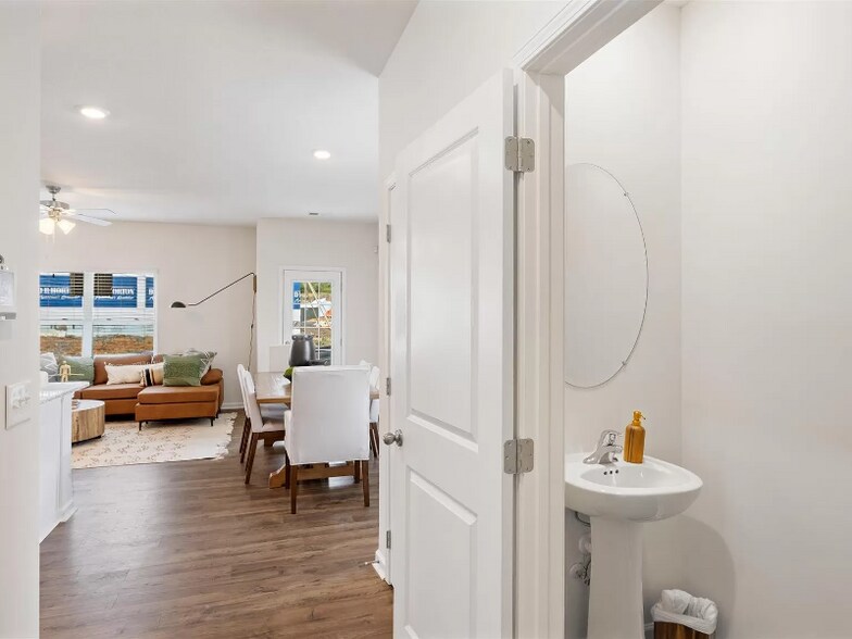 Building Photo - 50 Moon Rock Ct