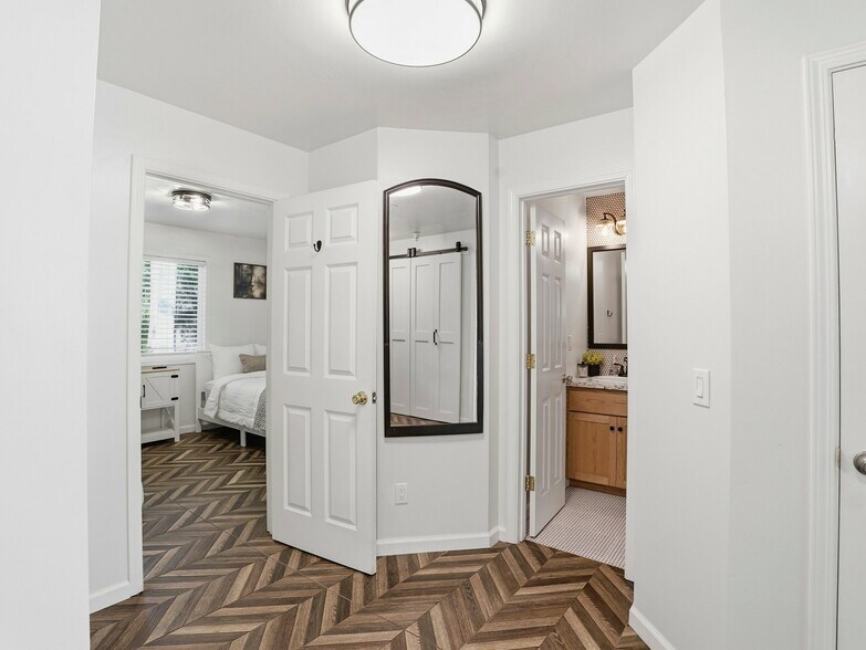 Building Photo - 16799 Center Way