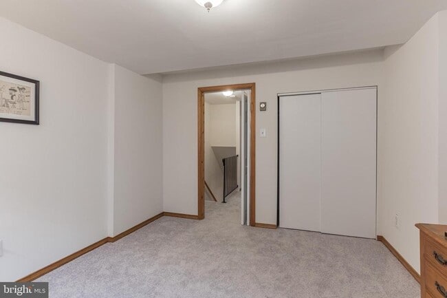 Building Photo - 3 W 1st Ave