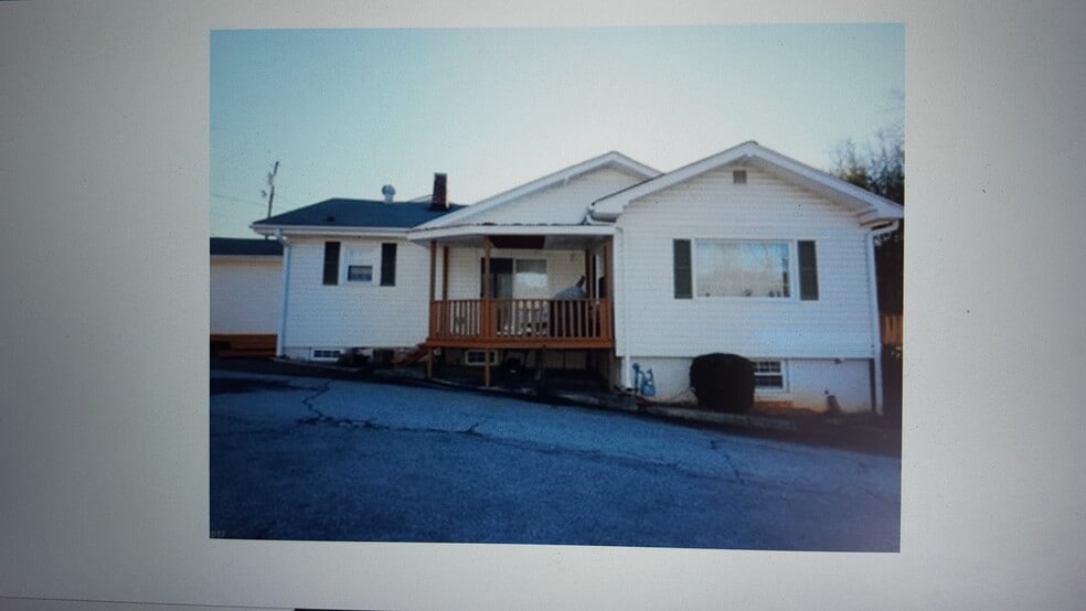 Building Photo - 228 Stoney Mountain Rd