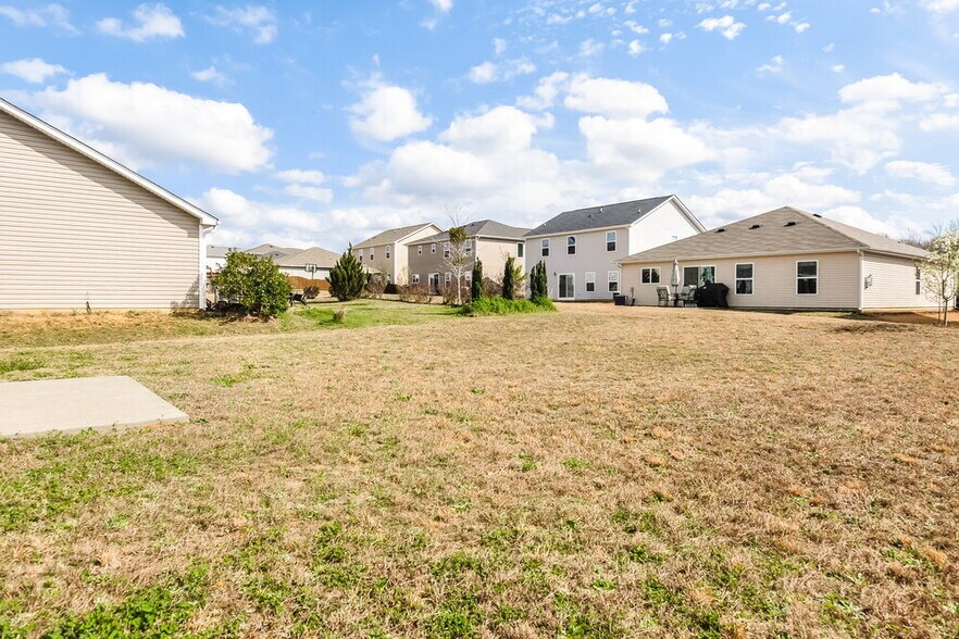 Building Photo - 547 Kerriann Ln
