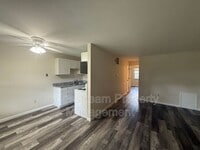 Building Photo - 4352 Sunray Rd