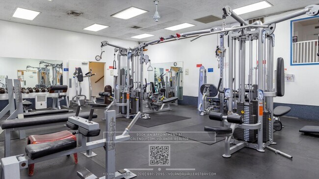 Building Photo - Watergate Garden Condo | 2 Bed, 2 Bath wit...