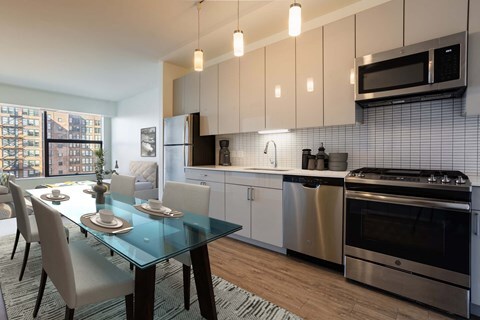 Building Photo - 413 S Halsted St