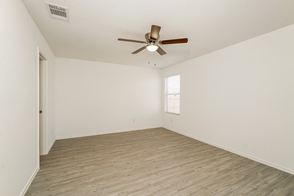 Building Photo - 1221 White Willow