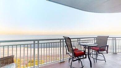 Building Photo - 2228 Beach Dr