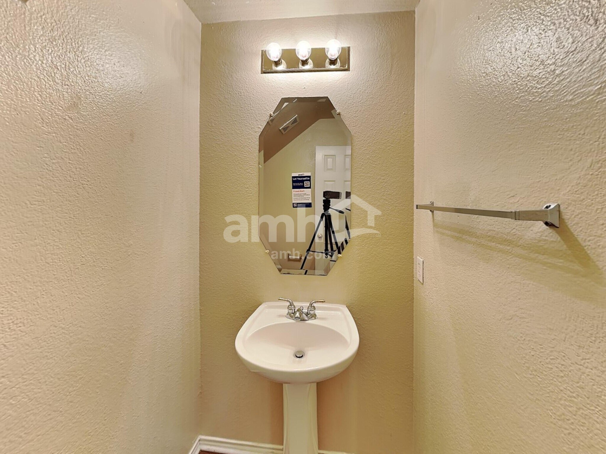 Building Photo - 1821 Cartman Rd