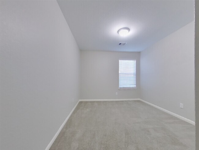 Building Photo - 2322 Oyster Bay Ave