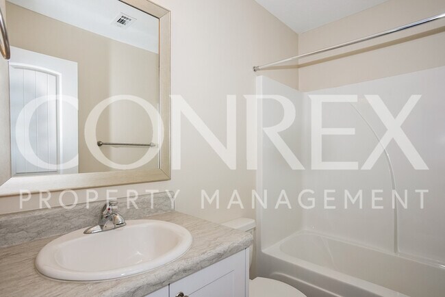 Building Photo - 3 Bed, 2.5 Bath, Available Now