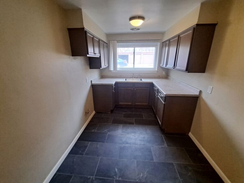 Building Photo - 2131 21st Ave