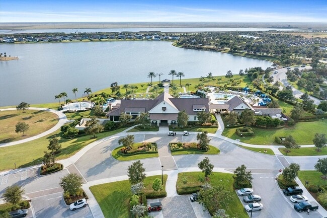 Building Photo - 1346 Harvester Xing