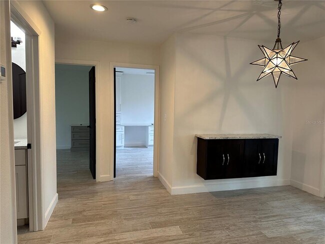Building Photo - 4300 Avanti Cir