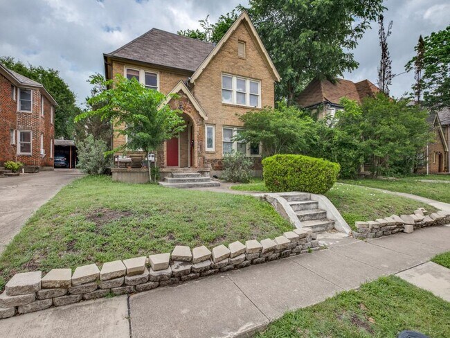 Building Photo - 6009 Ross Ave