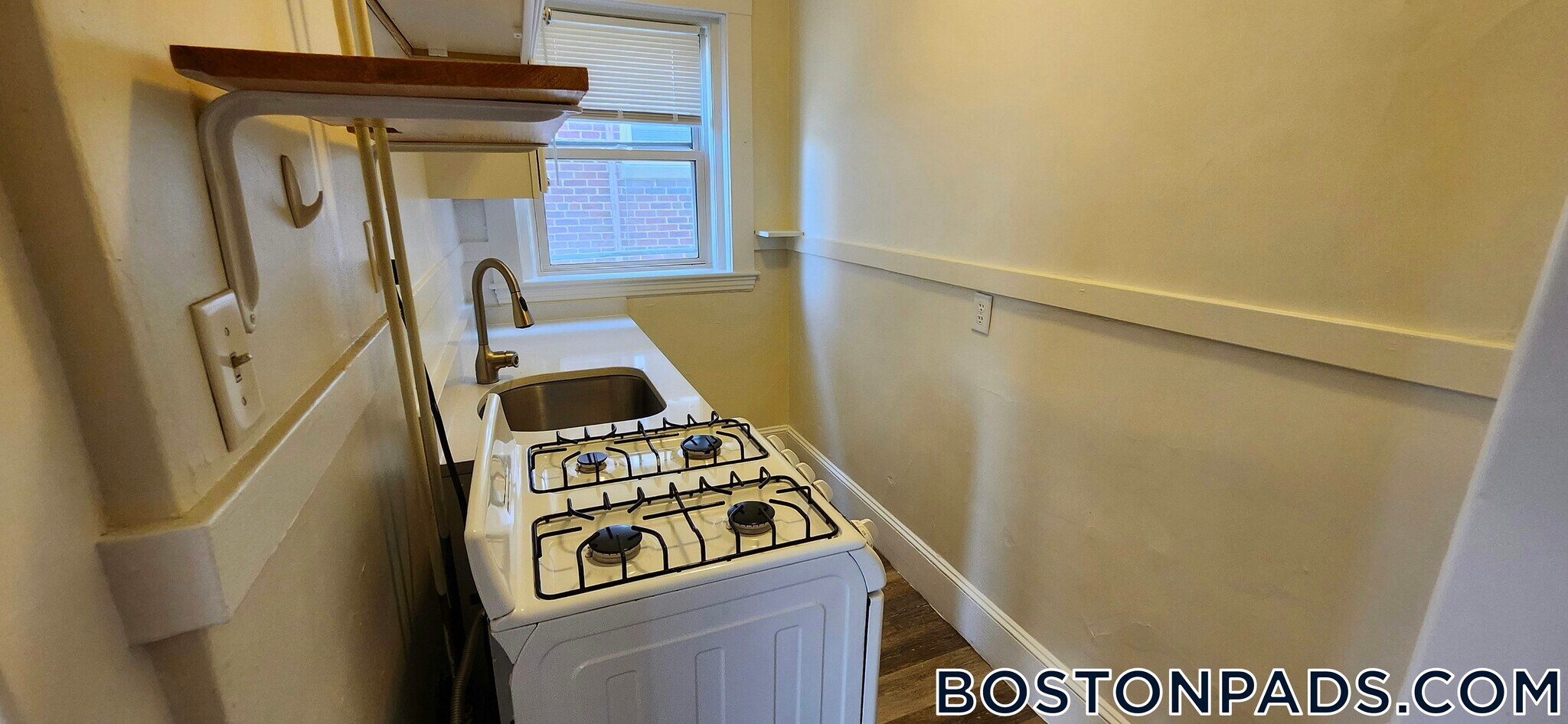 Building Photo - 163 Summer St