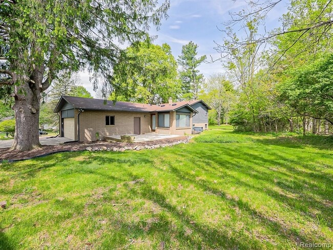 Building Photo - 7580 Thornwood St
